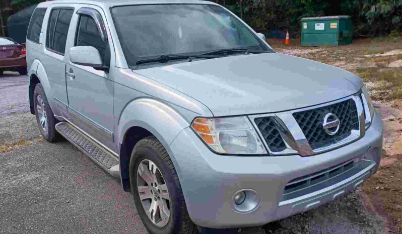 
								Nissan Pathfinder full									