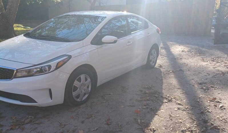 
								Kia Forte full									