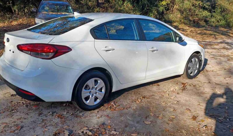 
								Kia Forte full									