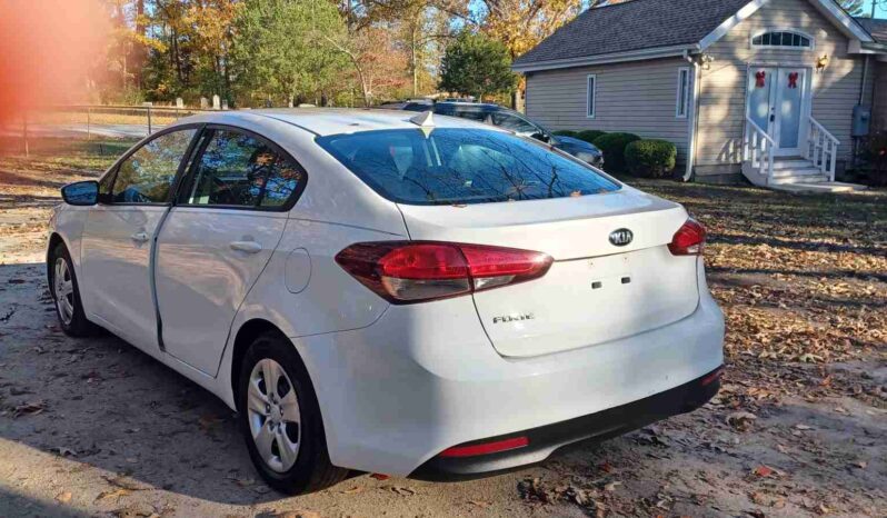 
								Kia Forte full									