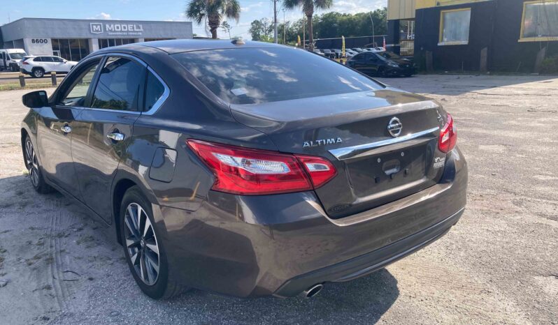
								2017 Nissan Altima full									