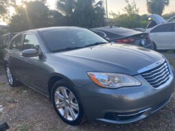 
										2013 Chrysler 200 full									