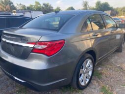 
										2013 Chrysler 200 full									