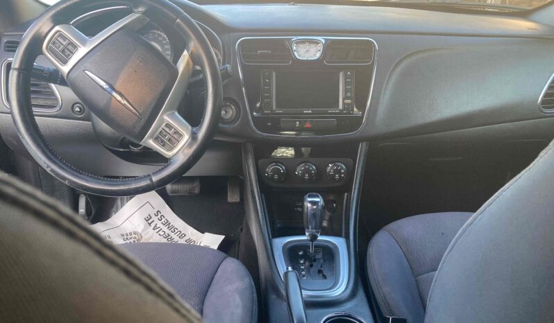 
								2013 Chrysler 200 full									