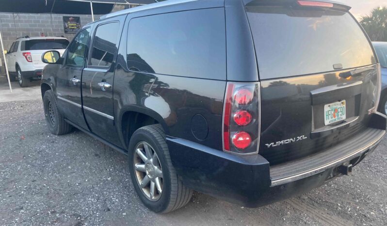 
								2013 GMC Yukon full									
