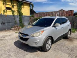 
										2010 Hyundai Tucson Limited full									