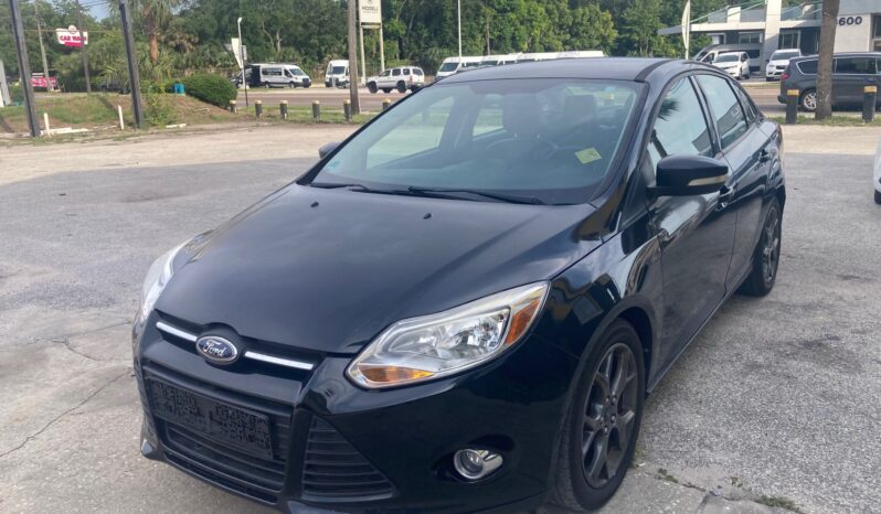 
								2013 Ford Focus SE full									