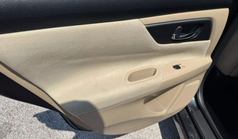 
								2015 Nissan Altima full									