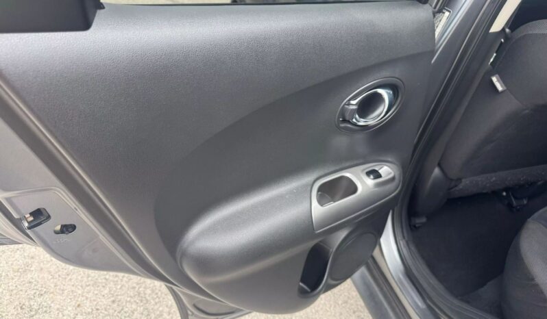 
								2015 Nissan Juke full									