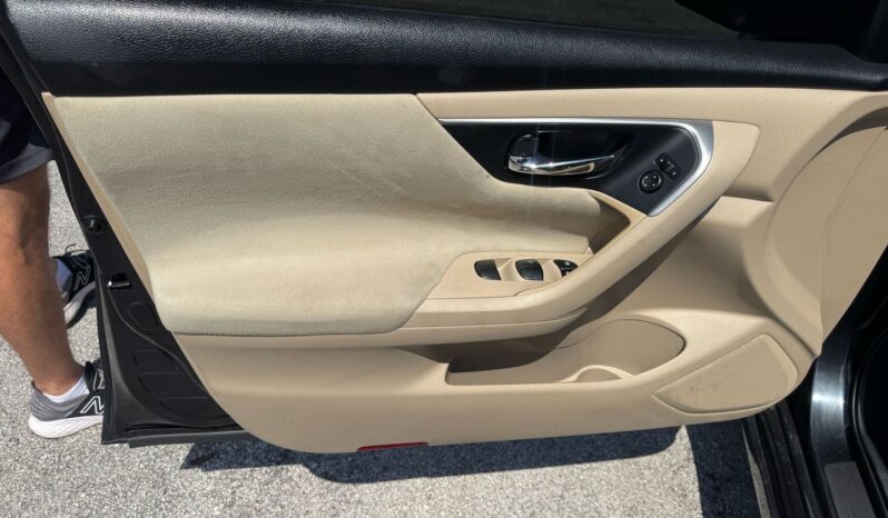 
								2015 Nissan Altima full									