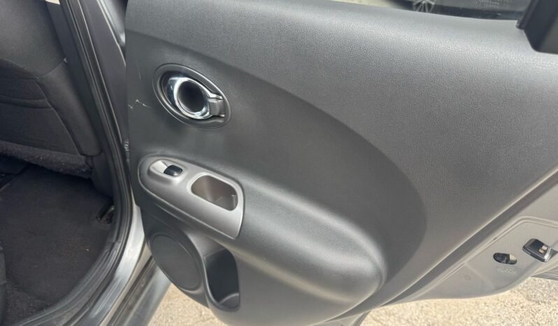 
								2015 Nissan Juke full									