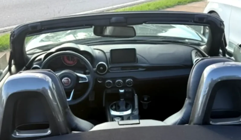 
								2017 Fiat Spider 124 Abarth full									