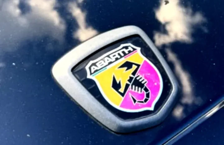 
								2017 Fiat Spider 124 Abarth full									