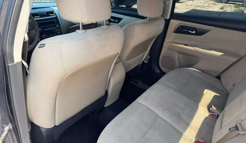 
								2015 Nissan Altima full									